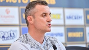 Станислав Генчев ревна, иска още нови играчи в Ботев Пловдив