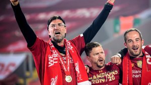 Фърги към Клоп: Събуди ме в 3.30 през нощта, но ти прощавам! + ВИДЕО