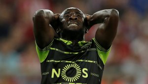 Куриозно! Голмайсторът на Спортинг се контузи при симулация + ВИДЕО