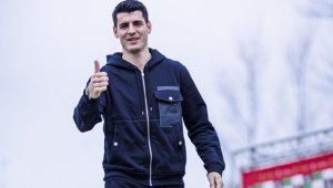 Секси жената на Мората проговори за кризата в брака им + СНИМКИ