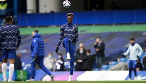 Нападател на Челси за расизма: Чудя се дали стресът от обидите си заслужава