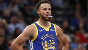 Завръщането на Стеф Къри се отлага