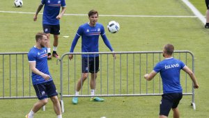 Исландците искат скалпа и на Франция