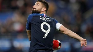 Милан ще се включи в битката за Жиру, ако не успее да привлече Ибра