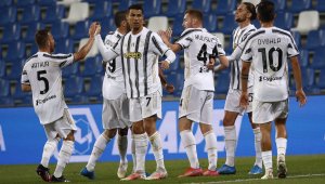 Юве запази шансове за Шампионска лига