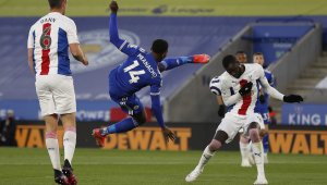 Келечи Ихеаначо води Лисиците към Топ 4