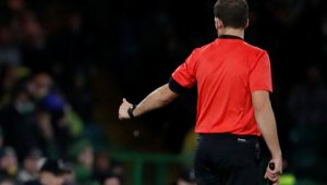 Наказаха съдия заради "камък, ножица, хартия" на женски мач