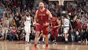 Пак чудо в НБА! Победа след изстрел от 18 метра!