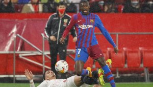 Пике подкрепи Дембеле в сагата с Барса