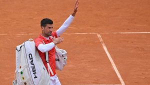 Новак Джокович мачка в три сета на Ролан Гарос