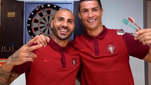 Кристиано и Куарешма разпуснаха с дартс