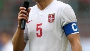 Видич успокоява феновете на сърбите с микрофон в ръка (ВИДЕО)