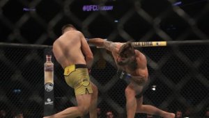 Зрелищен нокаут в ММА, от който боли + ВИДЕО