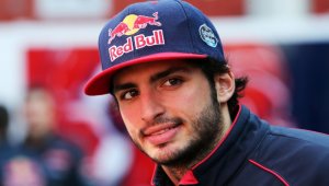 Карлос Сайнц мълчи за Рено