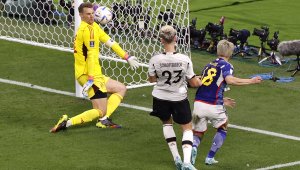 "Заклан" от японците: Нойер мрънка срещу ФИФА