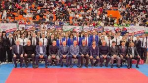 Знакови футболни имена бяха официални гости на турнира по таекуондо "Рамус София оупън"