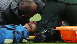 Салах май е добре след удара в главата, но Фирмино е аут за сезона