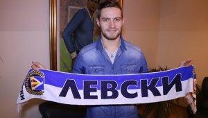 Яблонски тръшнал Етър с вирус