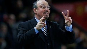 Бенитес се заяде с Погба