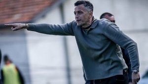 Христо Янев изрази оптимизъм за оцеляването на отбора му