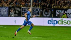 Левски започна годината с победа, младок обра овациите