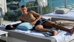 Десподов подлуди фенките си със снимки от плажа