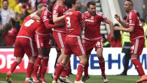 Мидълзбро се върна във Висшата лига