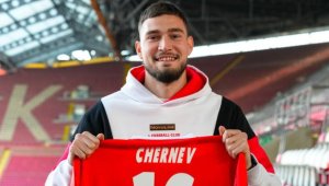 Страхотен дебют на Атанас Чернев за Кайзерслаутерн пред 62 000 зрители