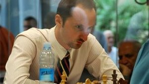 Топалов върти реми, остава начело в Билбао