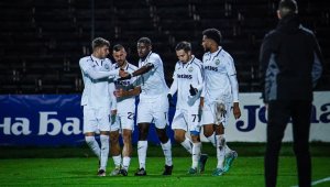 След спорен гол и куп пропуски на Делев: Славия триумфира в малкото столично дерби