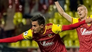 И Русия подновява футбола 