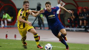 Милан и Фиорентина в битка за Янузай