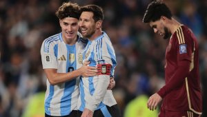Аржентина бие с 6:0, Меси е капо