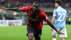 Къде отива? Халф на Милан държи грандовете в шах