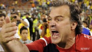 Биелса отпрати петима национали