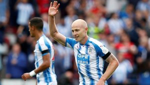 Хъдърсфийлд взе скалпа и на Нюкасъл