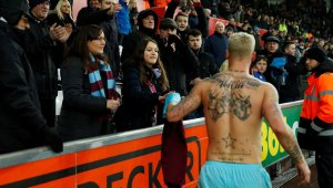 Фенове налитат на бос на Чуковете