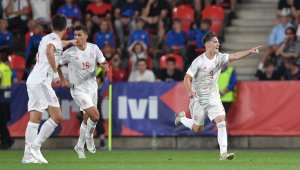 Испания се измъкна от загуба в Прага