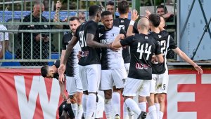 Димитър Илиев изпорти дузпа, но след това нокаутира Хебър