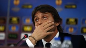 Тифозите на Юве се обърнаха срещу Конте