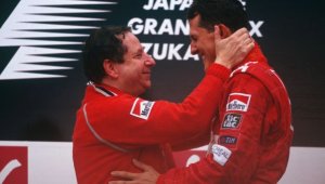 Михаел Шумахер продължава да се бори