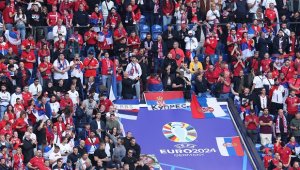 Синът на президента на Сърбия се сби с английски фенове?