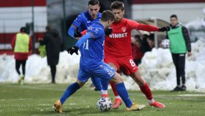 Царско село тресна три греди, но Левски победи