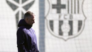 Грохнал гигант: Флик вдига Барса с два коза!