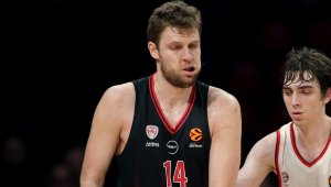 Везенков над всички при 14-а поредна победа на Олимпиакос