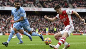 "Ел Класико" за защитник на Арсенал 