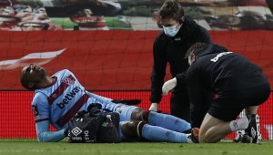 Огбона претърпя операция на коляното + СНИМКА