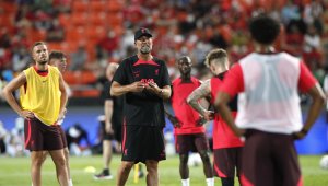 Ливърпул наддава за халф на Лил 