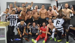 Радост в съблекалнята на Локо Пловдив след победата над Лудогорец + ВИДЕО