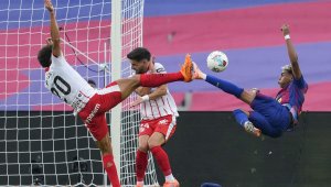 Барса се спаси драматично в края, но загуби Флик за Ел Класико 